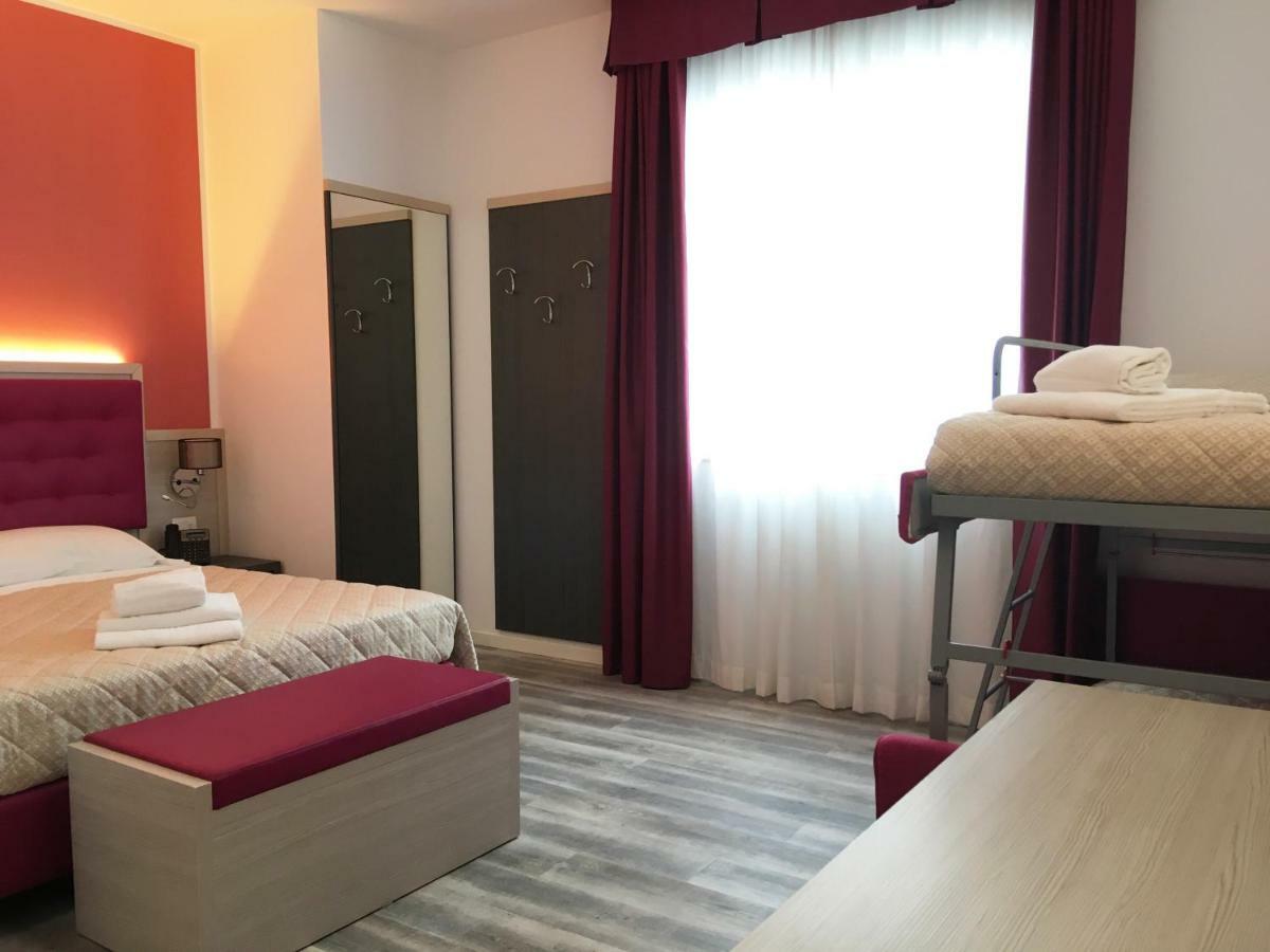 Alma Living Hotel- Al Girarrosto Venzone Luaran gambar